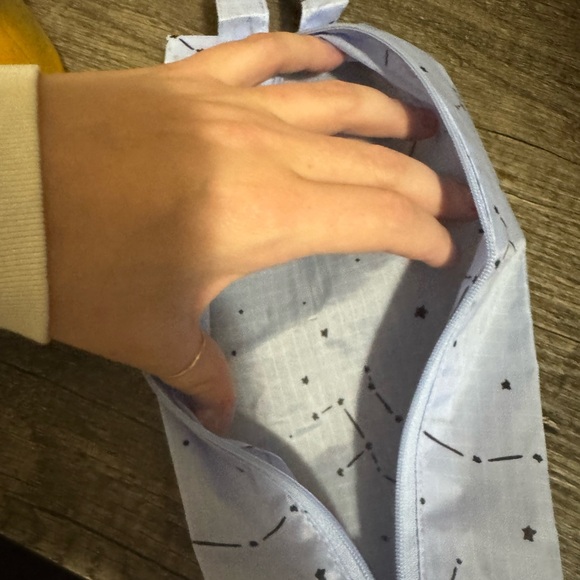 BAGGU Small 3D Pouch - Picture 2 of 4